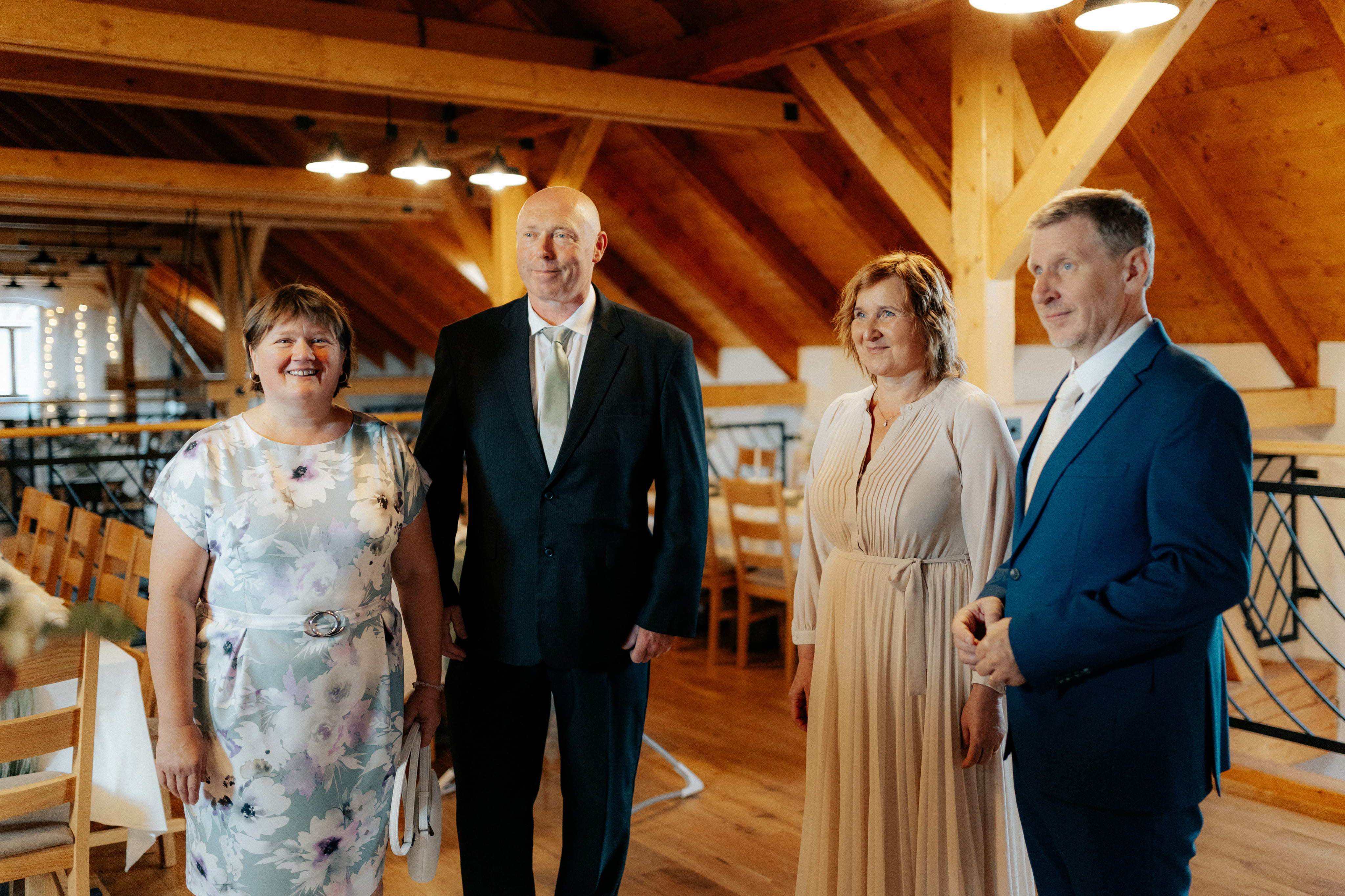 Ester a Sam během svatebního dne
